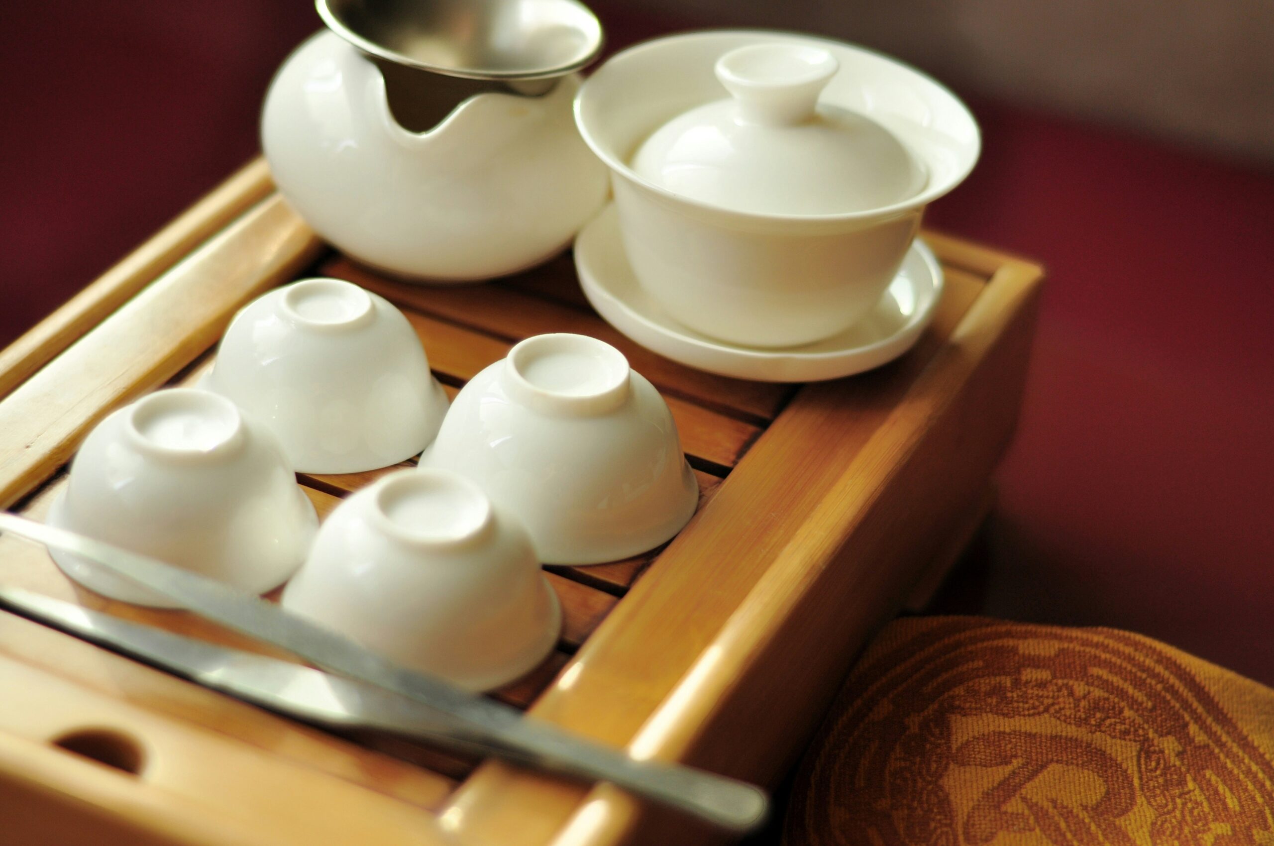 工夫茶器一式と茶芸の様子